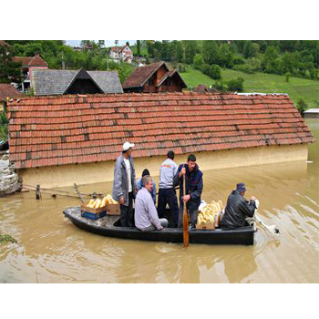 44 dead, thousands flee historic floods in Serbia, Bosnia-Herzegovina